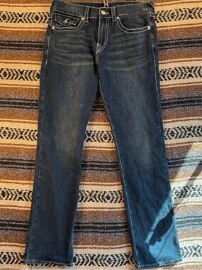 True Religion Ricky Relaxed Straight Jeans 33 Dark Wash White Big T Stitching